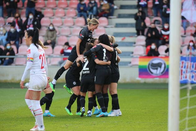 13.02.2022, xcex, GER, Frauenfussball, 1. Bundesliga, DIE LIGA, FLYERALARM Frauen-Bundesliga Saison 2021 2022, Spieltag 14, SGE, 1. FC Koeln - Eintracht Frankfurt Frauen, Torjubel, Jubel, goal celebration Eintracht Frankfurt DFL regulations prohibit any use of photographs as image sequences and or quasi-video