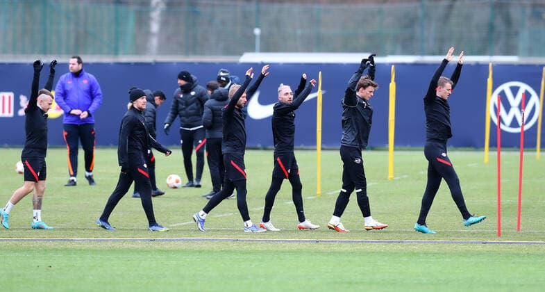 Europa League RB Leipzig - Training 16.12.2022 Leipzig, 16.02.2022, RBL Trainingszentrum, Europa League , RB Leipzig Abschlusstraining am Vortag von RBL v. Real San Sebastian , Im Bild v.l.: Angeli–o Angelino, Emil Forsberg, Konrad Laimer, Kevin Kampl, David Lelle und Lukas Klostermann (alle RB Leipzig). , Picture Point