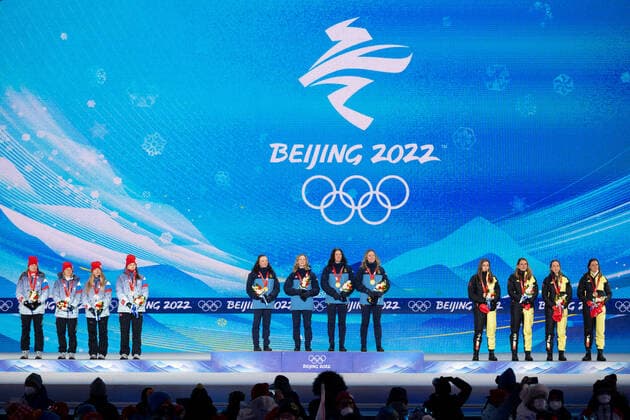 220217 Irina Kazakevich, Kristina Reztsova, Svetlana Mironova and Uliana Nigmatullina of Roc (Russia), Linn Persson, Mona Brorsson, Hanna Öberg and Elvira Öberg of Sweden and Vanessa Voigt, Vanessa Hinz, Franziska Preuss and Denise Herrmann of Germany at the medal ceremony for women s biathlon 4 x 6 km relay during day 13 of the 2022 Winter Olympics on February 17, 2022 in Zhangjiakou. Photo: Vegard Grott BILDBYRAN kod VG JM0291 bbeng Olympic Games, Olympische Spiele, Olympia, OS olympics winter olympics os ol olympiska spel vinter-os olympiske leker peking peking 2022 beijing 2022 beijing 2022 olympic games beijing 2022 winter olympic games peking-os beijing-ol vinter-ol medaljceremoni medaljeseremoni skidskytte stafett jubel sverige ryssland tyskland Copyright: VEGARDxGRoTT BB220217VG081