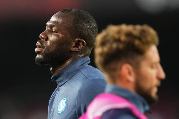 Mandatory Credit: Photo by Bagu Blanco Pressinphoto Shutterstock (12811548h) Kalidou Koulibaly of SCC Napoli FC Barcelona, Barca v SCC Napoli, UEFA Europa League 2021-2022, round of 16, first leg. Football, Camp Nou Stadium, Barcelona, Spain - 17 Feb 2021 Editorial use only FC Barcelona v SCC Napoli, UEFA Europa League 2021-2022, round of 16, first leg. Football, Camp Nou Stadium, Barcelona, Spain - 17 Feb 2021 Editorial use only Copyright: xBaguxBlanco Pressinphoto Shutterstockx 12811548h