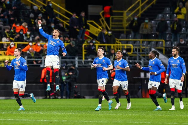 Tor, Torjubel, zum 0:1 durch James Tavernier (Glasgow Rangers FC, 02), GER, Borussia Dortmund BVB vs. Glasgow Rangers FC, K.-o.-Runden-Play-off, Europa League, Spielzeit 2021 2022, 17.02.2022, DFB DFL regulations prohibit any use of photographs as image sequences and or quasi-video., GER, Borussia Dortmund BVB vs. Glasgow Rangers FC, K.-o.-Runden-Play-off, Europa League, Spielzeit 2021 2022, 17.02.2022 Dortmund Copyright: xEibner-Pressefoto GabrielxBoiax EP_EEP