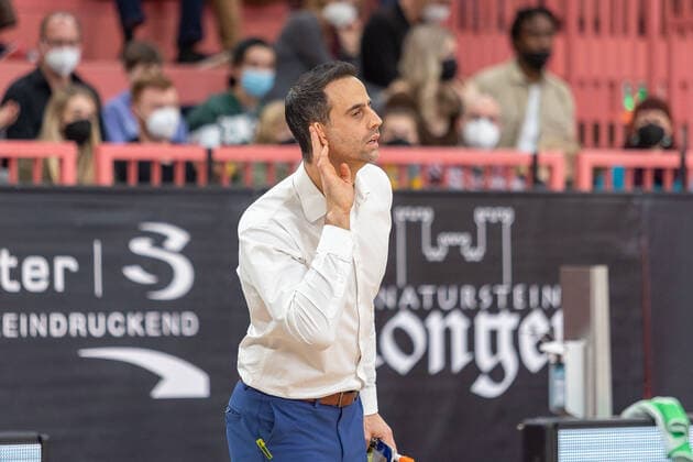 Chris Harris (Phoenix Hagen, Head Coach) Tigers Tuebingen vs. Phoenix Hagen, 2. Basketball Bundesliga, Pro A, Barmer 2 Basketball, 32. Spieltag , Spielzeit 2021 2022, 19.02.2022 Tigers Tuebingen vs. Phoenix Hagen, 2. Basketball Bundesliga, Pro A, Barmer 2 Basketball, 32. Spieltag , Spielzeit 2021 2022, 19.02.2022 Tuebingen Copyright: xNinaxSanderx xEibnerxPressefotox EP_NSR