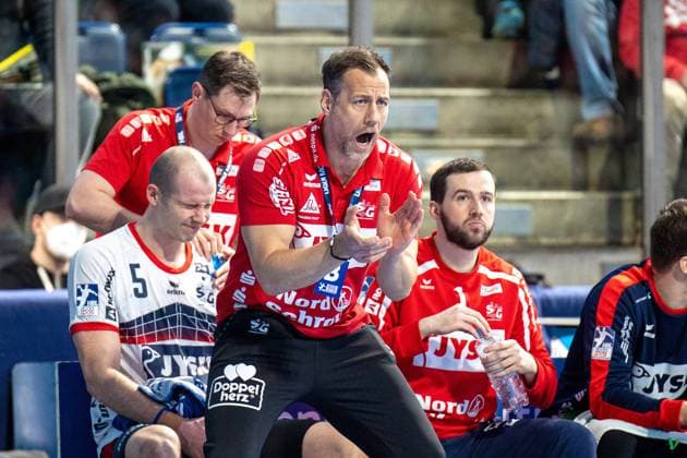 Maik Machulla (SG Flensburg-Handewitt, Trainer), feuert Team an HC Erlangen vs. SG Flensburg-Handewitt, Handball, Bundesliga, 21. Spieltag, 20.02.2022 HC Erlangen vs. SG Flensburg-Handewitt, Handball, Bundesliga, 21. Spieltag, 20.02.2022 Nuernberg Copyright: xEIBNER GuenerxSantemizx EP_GSZ