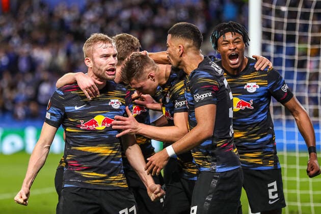 Tor, Torjubel, zum 0:1 durch Willi Orban (RB Leipzig, 04, ESP, Real Sociedad vs. RB Leipzig, UEFA Europa League Play-Offs, Spielzeit 2021 2022, 24.02.2022, DFB DFL regulations prohibit any use of photographs as image sequences and or quasi-video., ESP, Real Sociedad vs. RB Leipzig, UEFA Europa League Play-Offs, Spielzeit 2021 2022, 24.02.2022 San Sebastian Copyright: xEibner-Pressefoto GabrielxBoiax EP_EEP