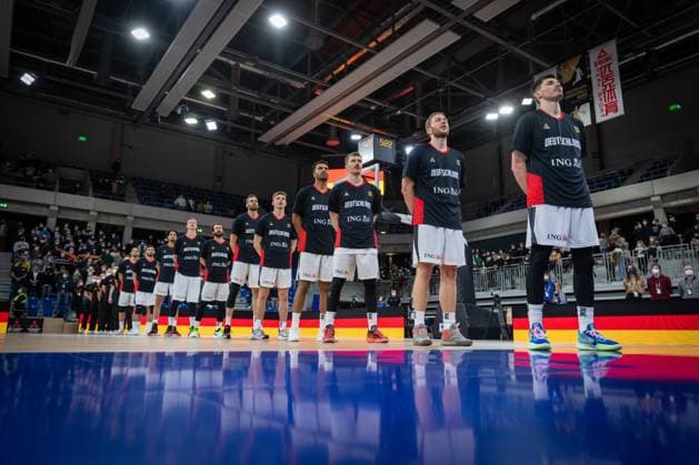 Basketball Heidelberg 28.02.2022 WM Qualifikation FIBA Basketball World Cup European Qualifiers Deutschland (GER) - Israel (ISR) Teamvorstellung Deutschland Nationalhymne David Krämer (Deutschland, No.44) Kraemer Kramer Christian Sengfelder (Deutschland, No.43) Andreas Obst (Deutschland, No.42) Johannes Thiemann (Deutschland, No.32) Justus Hollatz (Deutschland, No.21) Jonas Wohlfarth-Bottermann (Deutschland, No.18) Bastian Doreth (Deutschland, No.13) Robin Benzing (Deutschland, No.12) Michael Kessens (Deutschland, No.09) Max Di Leo (Deutschland, No.07) vrnl.