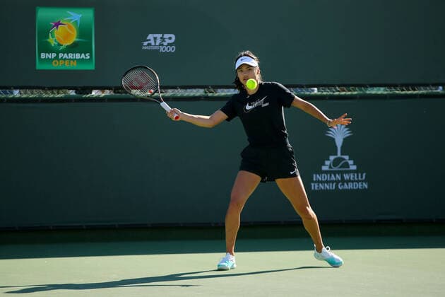 Mandatory Credit: Photo by Ella Ling Shutterstock (12841086dd) Emma Raducanu of GBR in action during practice BNP Paribas Open, Tennis, Day 1, Indian Wells Tennis Garden, California, USA - 09 Mar 2022 BNP Paribas Open, Tennis, Day 1, Indian Wells Tennis Garden, California, USA - 09 Mar 2022 Copyright: xEllaxLing Shutterstockx 12841086dd
