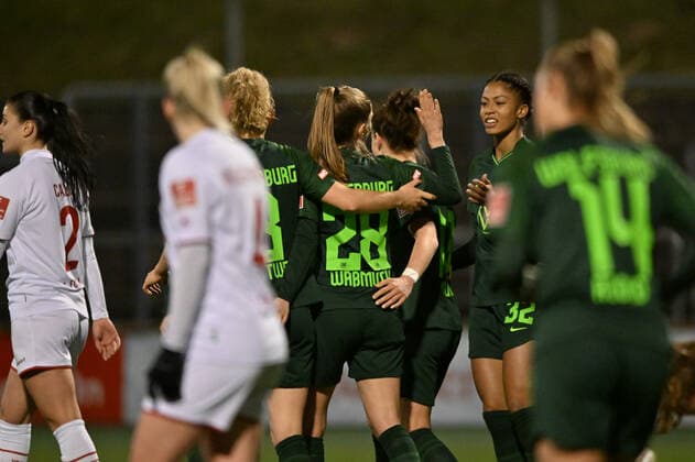 Jubel, Freuen, celebrate, happy, cheer , Goal Celebration VFL Wolfsburg 0:3, 11.03.2022, Köln (Deutschland), Fussball, Flyeralarm Frauen-Bundesliga, 1. FC Köln - VFL Wolfsburg