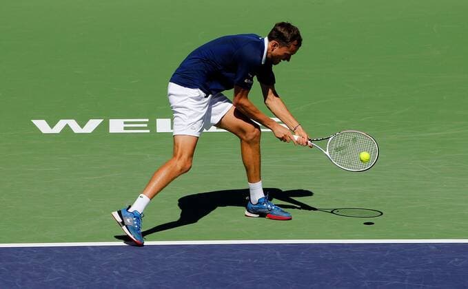 Mandatory Credit: Photo by Ella Ling Shutterstock (12845049ae) Daniil Medvedev of Russia in action BNP Paribas Open, Tennis, Day 4, Indian Wells Tennis Garden, California, USA - 12 Mar 2022 BNP Paribas Open, Tennis, Day 4, Indian Wells Tennis Garden, California, USA - 12 Mar 2022 Copyright: xEllaxLing Shutterstockx 12845049ae