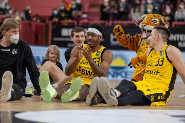 Isaiah Crawley (Tigers Tuebingen, 53) Tigers Tuebingen vs. VfL SparkassenStars Bochum, 2. Basketball Bundesliga, Pro A, Barmer 2 Basketball, 29. Spieltag , Spielzeit 2021 2022, 12.03.2022 Tigers Tuebingen vs. VfL SparkassenStars Bochum, 2. Basketball Bundesliga, Pro A, Barmer 2 Basketball, 29. Spieltag , Spielzeit 2021 2022, 12.03.2022 Tuebingen Copyright: xNinaxSanderx xEibnerxPressefotox EP_NSR