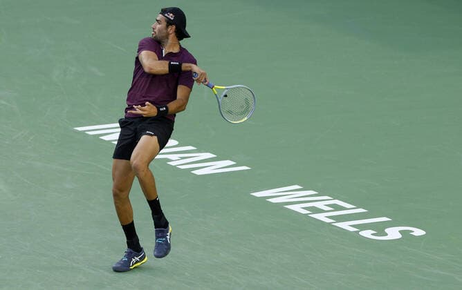 Mandatory Credit: Photo by Ella Ling Shutterstock (12845054cy) Matteo Berrettini of Italy in action BNP Paribas Open, Tennis, Day 5, Indian Wells Tennis Garden, California, USA - 13 Mar 2022 BNP Paribas Open, Tennis, Day 5, Indian Wells Tennis Garden, California, USA - 13 Mar 2022 Copyright: xEllaxLing Shutterstockx 12845054cy