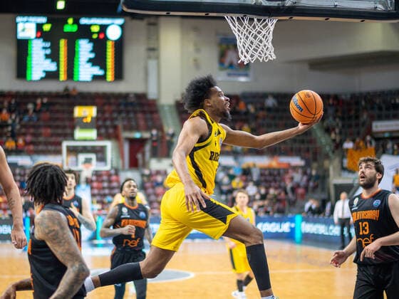 Justin Simon (MHP Riesen Ludwigsburg, 05), GER, MHP Riesen Ludwigsburg vs. Galatasaray Nef, Basketball, Champions League, BCL, Best of 16, 2021 2022, 14.03.2022, GER, MHP Riesen Ludwigsburg vs. Galatasaray Nef, Basketball, Champions League, BCL, Best of 16, 2021 2022, 14.03.2022 Ludwigsburg Copyright: xSaschaxWaltherx BCL_MHP_SWA