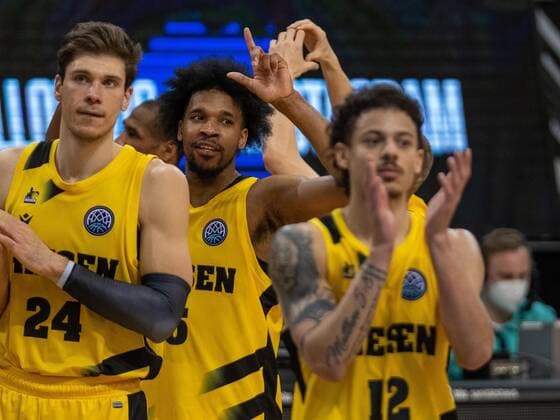 Justin Simon (MHP Riesen Ludwigsburg, 05), Jonah Radebaugh (MHP Riesen Ludwigsburg, 12), GER, MHP Riesen Ludwigsburg vs. Galatasaray Nef, Basketball, Champions League, Best of 16, Spielzeit 2021 2022, 14.03.2022, GER, MHP Riesen Ludwigsburg vs. Galatasaray Nef, Basketball, Champions League, Best of 16, Spielzeit 2021 2022, 14.03.2022 Ludwigsburg Copyright: xEibner-Pressefoto SaschaxWaltherx EP_EER