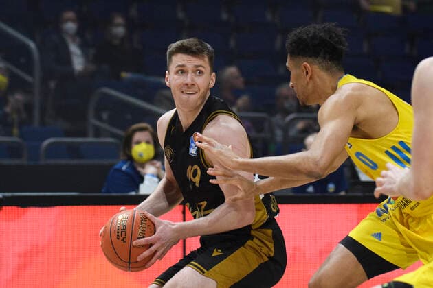 v.l. Ondrej Sehnal (Basketball Loewen Braunschweig, 19), Maodo Lo BAlba Berlin, 0), Zweikampf, Action, Kampf, GER, Alba Berlin vs Basketball Loewen Braunschweig, BBL, Basketball - Bundesliga - Maenner, 23. Spieltag, Saison 2021 2022, 16.03.2022, GER, Alba Berlin vs Basketball Loewen Braunschweig, BBL, Basketball - Bundesliga - Maenner, 23. Spieltag, Saison 2021 2022, 16.03.2022, Berlin Copyright: xEibner-Pressefoto UwexKochx EP_UKH