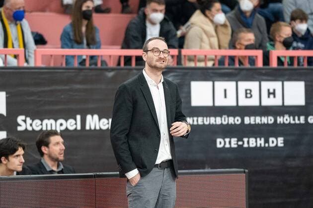 Felix Czerny (Ehingen Urspring, Head Coach) Tigers Tuebingen vs. Ehingen Urspring, 2. Basketball Bundesliga, Pro A, Barmer 2 Basketball, 22. Spieltag , Spielzeit 2021 2022, 17.03.2022 Tigers Tuebingen vs. Ehingen Urspring, 2. Basketball Bundesliga, Pro A, Barmer 2 Basketball, 22. Spieltag , Spielzeit 2021 2022, 17.03.2022 Tuebingen Copyright: xSvetlanaxKohlmeierx xEibnerxPresx EP_NSR