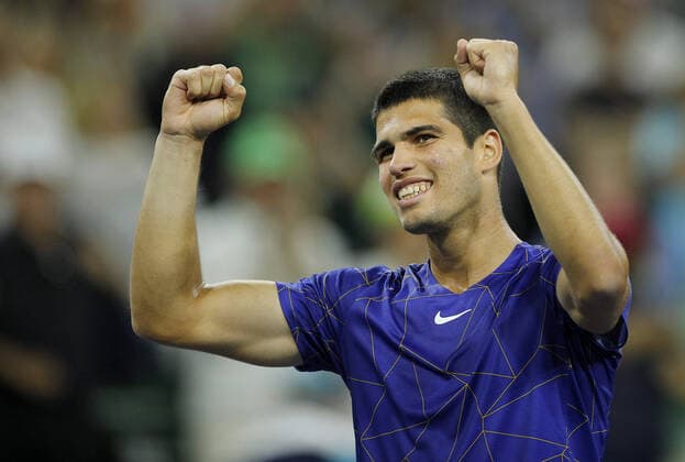 Mandatory Credit: Photo by Ella Ling Shutterstock (12849404cu) Carlos Alcaraz of Spain celebrates BNP Paribas Open, Tennis, Day 9, Indian Wells Tennis Garden, California, USA - 17 Mar 2022 BNP Paribas Open, Tennis, Day 9, Indian Wells Tennis Garden, California, USA - 17 Mar 2022 Copyright: xEllaxLing Shutterstockx 12849404cu