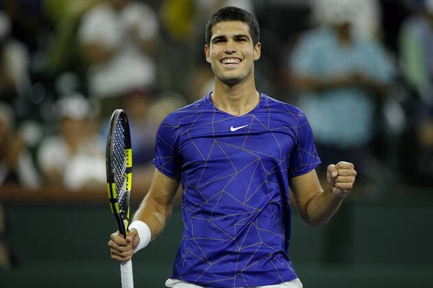 Mandatory Credit: Photo by Ella Ling Shutterstock (12849404cz) Carlos Alcaraz of Spain celebrates BNP Paribas Open, Tennis, Day 9, Indian Wells Tennis Garden, California, USA - 17 Mar 2022 BNP Paribas Open, Tennis, Day 9, Indian Wells Tennis Garden, California, USA - 17 Mar 2022 Copyright: xEllaxLing Shutterstockx 12849404cz