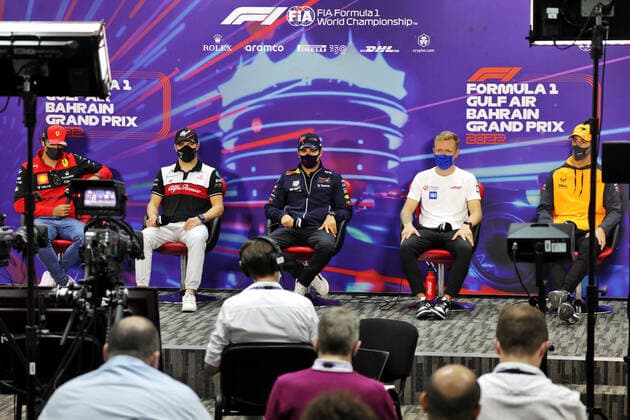 SAINZ Carlos (spa), Scuderia Ferrari F1-75, portrait BOTTAS Valtteri (fin), Alfa Romeo F1 Team ORLEN C42, portrait PEREZ Sergio (mex), Red Bull Racing RB18, portrait MAGNUSSEN Kevin (den), Haas F1 Team VF-22 Ferrari, portrait RICCIARDO Daniel (aus), McLaren F1 Team MCL36, portrait press conference, PK, Pressekonferenz during the Formula 1 Gulf Air Bahrain Grand Prix 2022, 1st round of the 2022 FIA Formula One World Championship, WM, Weltmeisterschaft on the Bahrain International Circuit, from March 18 to 20, 2022 in Sakhir, Bahrain - F1 - BAHRAIN GRAND PRIX 2022 DPPI Panoramic 016A4141