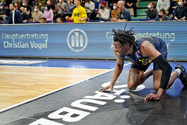 Sport Bilder des Tages medi bayreuth - EWE Baskets Oldenburg, Basketball, Bundesliga, BBL, Spieltag 14, Spielzeit 2021 2022, 23.03.2022 21Odiase, Tai (EWE Oldenburg) medi bayreuth - EWE Baskets Oldenburg , Basketball, Bundesliga, BBL, Spieltag 14, Spielzeit 2021 2022, 23.03.2022 Bayreuth Copyright: xEibner-Pressefoto ThorstenxOchsx EP_TOS