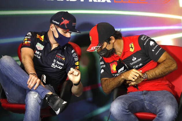 VERSTAPPEN Max (ned), Red Bull Racing RB18, SAINZ Carlos (spa), Scuderia Ferrari F1-75, portrait during the Formula 1 STC Saudi Arabian Grand Prix 2022, 2nd round of the 2022 FIA Formula One World Championship, WM, Weltmeisterschaft on the Jeddah Corniche Circuit, from March 25 to 27, 2022 in Jeddah, Saudi Arabia - F1 - SAUDI ARABIAN GRAND PRIX 2022 DPPI Panoramic GP2202_123544_31I4489