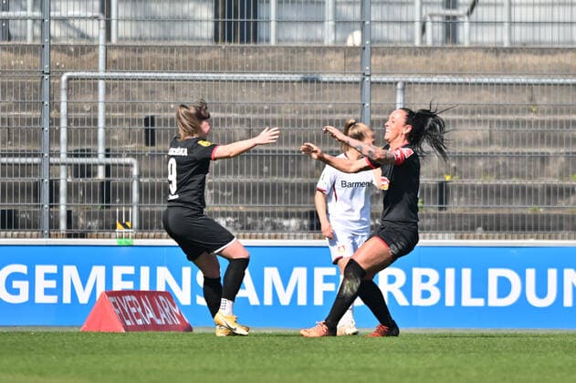 Jubel, Freuen, celebrate, happy, cheer , Goal Celebration 1.FC Köln Frauen 1:0, 27.03.2022, Köln (Deutschland), Fussball, Flyeralarm Frauen-Bundesliga, 1. FC Köln - Bayer 04 Leverkusen