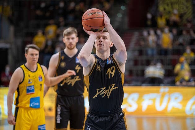 Ondrej Sehnal (Basketball Loewen Braunschweig, 19) MHP Riesen Ludwigsburg vs. Basketball Loewen Braunschweig, 1. Basketball Bundesliga, easycredit BBL, 27. Spieltag , Spielzeit 2021 2022, 27.03.2022 MHP Riesen Ludwigsburg vs. Basketball Loewen Braunschweig, 1. Basketball Bundesliga, easycredit BBL, 27. Spieltag , Spielzeit 2021 2022, 27.03.2022 Ludwigsburg Copyright: xNinaxSanderx xEibnerxPressefotox EP_NSR
