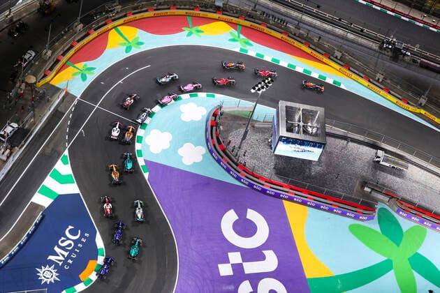 Start, 11 Sergio Perez (MEX, Oracle Red Bull Racing), 16 Charles Leclerc (MCO, Scuderia Ferrari), 1 Max Verstappen (NLD, Oracle Red Bull Racing), 55 Carlos Sainz (ESP, Scuderia Ferrari), F1 Grand Prix of Saudi Arabia at Jeddah Corniche Circuit on March 27, 2022 in Jeddah, Saudi Arabia. (Photo by HOCH ZWEI) Jeddah Saudi Arabia