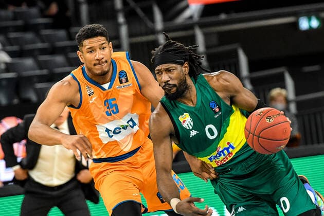 GER, EuroCup, ratiopharm ulm vs Frutti Extra Bursaspor 29.03.2022, ratiopharm arena, Neu-Ulm, GER, EuroCup, ratiopharm ulm vs Frutti Extra Bursaspor, im Bild Karim Jallow (Ulm, 35), John Holland (Bursaspor, 0)
