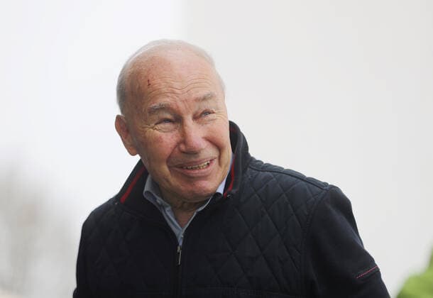 München, Deutschland 29. März 2022: Fussball, Herren, 3.Liga, Saison 2021 2022, TSV 1860 München, Training, Grünwalder Strasse 114 Karsten Wettberg, Fussballtrainer, Fussballfunktionär, König von Giesing, grinsen