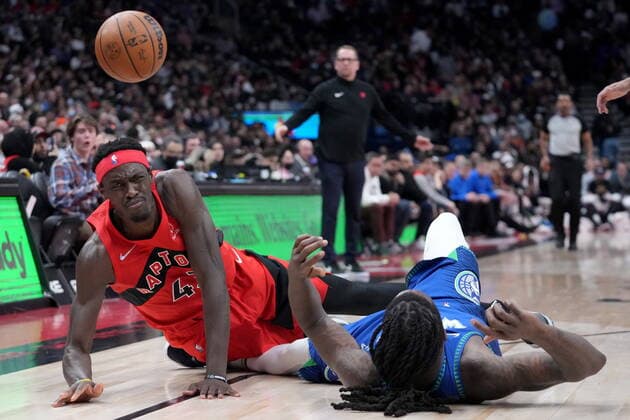 March 30, 2022, TORONTO, ON, CANADA: Toronto Raptors forward Pascal Siakam (43) watches the ball go loose after running into Minnesota Timberwolves forward Taurean Prince (12) during first half NBA, Basketball Herren, USA basketball action in Toronto, Wednesday, March 30, 2022. Canada News - March 30, 2022 - ZUMAc35_ 20220330_zaf_c35_143 Copyright: xNathanxDenettex