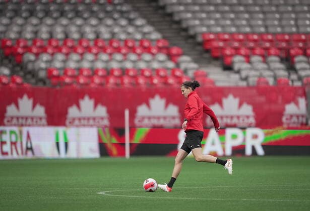 April 7, 2022, VANCOUVER, BC, CANADA: Canada s women s national soccer team captain Christine Sinclair attends team practice ahead of two friendly matches against Nigeria, in Vancouver, B.C., Thursday, April 7, 2022. Canada News - April 7, 2022 - ZUMAc35_ 20220407_zaf_c35_034 Copyright: xDarrylxDyckx