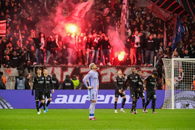 Ronald Araujo FC Barcelona, Barca 4) nach dem 1-0 ist sichtlich enttaeuschung traurig niedergeschlagen , Eintracht Frankfurt vs. FC Barcelona, Fussball, Europa League, Viertelfinale, Hinspiel, Saison 2021 2022, 07.04.2022, Eintracht Frankfurt vs. FC Barcelona, Fussball, Europa League, Viertelfinale, Hinspiel, Saison 2021 2022, 07.04.2022 Frankfurt am Main Copyright: xEibner-Pressefotox EP_EER