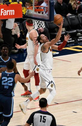 Denver Nuggets forward Aaron Gordon 50, right, goes up for a basket, as Denver Nuggets center Nikola Jokic 15, center right, Memphis Grizzlies guard Desmond Bane 22, center left, and Memphis Grizzlies forward Jaren Jackson Jr. 13, left, look on during a NBA, Basketball Herren, USA basketball game, at the Ball Arena, in Denver, US, 07 April 2022. EFE Todd Pierson Denver Nuggets vs. Memphis Grizzlies !ACHTUNG: NUR REDAKTIONELLE NUTZUNG! Copyright: xToddxPiersonx AME9770 20220408-6b0f49c1e219fb7d192fc30cd436c03c4b855338