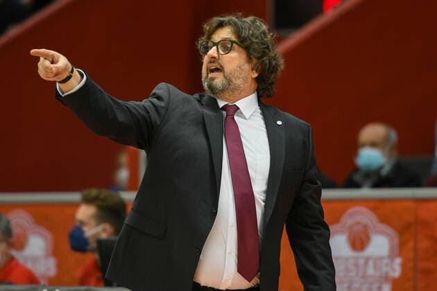 Andrea Trinchieri 29. Spieltag, Basketball Bundesliga, Basketball Saison 2021 2022, Deutschland, easyCredit BBL, Germany, Giessen 46ers, giessen rot, Herren, Jobstairs GIESSEN 46ers - FC Bayern München, Männer, München in weiss