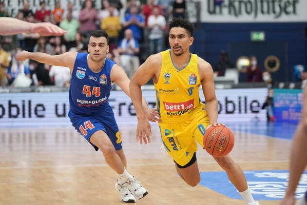 Nikola Rebic (MBC, 44), Maodo Lo (Alba, 0), Syntainics MBC vs. ALBA BERLIN, Basketball Bundesliga, Maenner, 2021 2022, 29. Spieltag, 10.04.2022, Syntainics MBC vs. ALBA BERLIN, Basketball Bundesliga, Maenner, 2021 2022, 29. Spieltag, 10.04.2022, Weissenfels