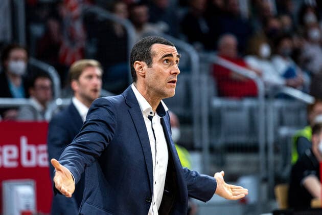 Roel Moors (BG Goettingen, Trainer), Brose Bamberg vs. BG Goettingen, Basketball, easyCredit BBL, 30. Spieltag, 13.04.2022 Brose Bamberg vs. BG Goettingen, Basketball, easyCredit BBL, 30. Spieltag, 13.04.2022 Bamberg Copyright: xEIBNER GuenerxSantemizx BRB_EER