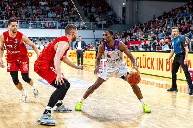 Jeremiah Martin (BG Goettingen, 01), Brose Bamberg vs. BG Goettingen, Basketball, easyCredit BBL, 30. Spieltag, 13.04.2022 Brose Bamberg vs. BG Goettingen, Basketball, easyCredit BBL, 30. Spieltag, 13.04.2022 Bamberg Copyright: xEIBNER GuenerxSantemizx BRB_EER