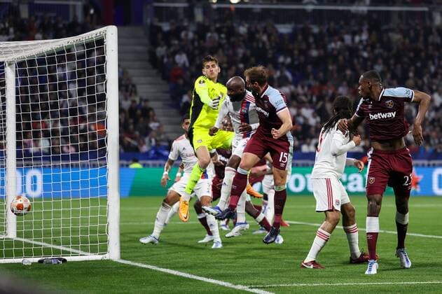 Mandatory Credit: Photo by Simon Dael Shutterstock (12893327bf) Craig Dawson of West Ham United scores 0-1 Olympique Lyonnais v West Ham United, UEFA Europa League, Quarter Final, Second Leg, Football, Groupama Stadium, Lyon, France - 14 Apr 2022 EDITORIAL USE ONLY No use with unauthorised audio, video, data, fixture lists, club league logos or live services. Online in-match use limited to 120 images, no video emulation. No use in betting, games or single club league player publications. Olympique Lyonnais v West Ham United, UEFA Europa League, Quarter Final, Second Leg, Football, Groupama Stadium, Lyon, France - 14 Apr 2022 EDITORIAL USE ONLY No use with unauthorised audio, video, data, fixture lists, club league logos or live services. Online in-match use limited to 120 images, no video emulation. No use in betting, games or single club league player publications. Copyright: xSimonxDael Shutterstockx 12893327bf
