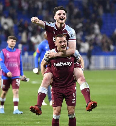 Mandatory Credit: Photo by James Griffiths West Ham United Shutterstock (12892868dx) Vladimir Coufal of West Ham United celebrates and Declan Rice jumps on his back Olympique Lyonnais v West Ham United, UEFA Europa League, Quarter Final, Second Leg, Lyon, France - 14 Apr 2022 EDITORIAL USE ONLY No use with unauthorised audio, video, data, fixture lists, club league logos or live services. Online in-match use limited to 120 images, no video emulation. No use in betting, games or single club league player publications. Olympique Lyonnais v West Ham United, UEFA Europa League, Quarter Final, Second Leg, Lyon, France - 14 Apr 2022 EDITORIAL USE ONLY No use with unauthorised audio, video, data, fixture lists, club league logos or live services. Online in-match use limited to 120 images, no video emulation. No use in betting, games or single club league player publications. Copyright: xJamesxGriffiths WestxHamxUnited Shutterstockx 12892868dx