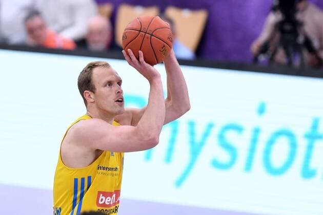 Luke Simka (Alba Berlin) beim Wurf , Basketball, Bundesliga, BBL, BG Goettingen - Alba Berlin, 17.04.2022, BG Goettingen - Alba Berlin, Basketball, Bundesliga, GER, BBL, 17.04.2022 Goettingen Copyright: xEibner-Pressefotox-xRolandxSippelx