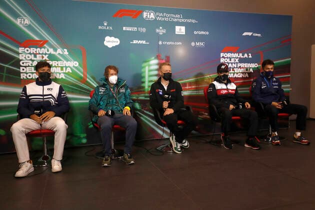10 Pierre Gasly (FRA, Scuderia AlphaTauri), 5 Sebastian Vettel (DEU, Aston Martin Aramco Cognizant F1 Team), 20 Kevin Magnussen (DNK, Haas F1 Team), 24 Guanyu Zhou (CHN, Alfa Romeo F1 Team ORLEN), 23 Alexander Albon (THA, Williams Racing), F1 Grand Prix of Emilia Romagna at Autodromo Enzo e Dino Ferrari on April 22, 2022 in Imola, Italy. (Photo by Carl Bingham LAT Motorsport Images DPPI via HOCH ZWEI) Imola Italy