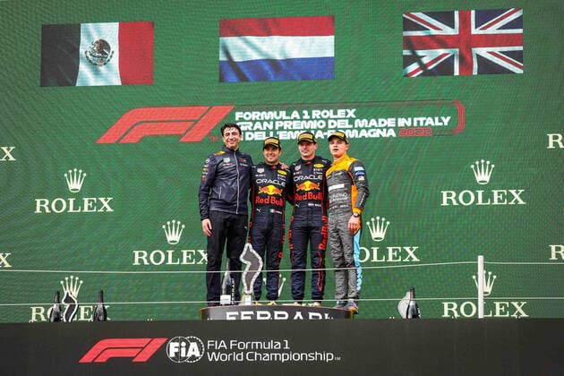 Podium: VERSTAPPEN Max (ned), Red Bull Racing RB18, PEREZ Sergio (mex), Red Bull Racing RB18, NORRIS Lando (gbr), McLaren F1 Team MCL36, portrait during the Formula 1 Grand Premio del Made in Italy e dell Emilia-Romagna 2022, 4th round of the 2022 FIA Formula One World Championship, WM, Weltmeisterschaft on the Imola Circuit, from April 22 to 24, 2022 in Imola, Italy - F1 - EMILIA ROMAGNA GRAND PRIX 2022 - Race DPPI Panoramic 20220424_GOOD1015