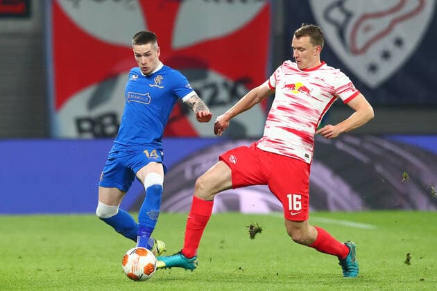 28.04.2022, xtgx, Fussball UEFA European League, RB Leipzig - Glasgow Rangers FC emspor, v.l. Ryan Kent (Glasgow Rangers, 14), Lukas Klostermann (Leipzig, 16) Zweikampf, Duell, Kampf, tackle (DFL DFB REGULATIONS PROHIBIT ANY USE OF PHOTOGRAPHS as IMAGE SEQUENCES and or QUASI-VIDEO) Leipzig
