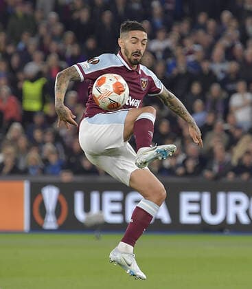 Mandatory Credit: Photo by Arfa Griffiths West Ham United Shutterstock (12914202ba) Manuel Lanzini of West Ham United in action West Ham United v Eintracht Frankfurt, UEFA Europa League, Semi-Final, First Leg, Football, The London Stadium, London, UK - 28 Apr 2022 EDITORIAL USE ONLY No use with unauthorised audio, video, data, fixture lists, club league logos or live services. Online in-match use limited to 120 images, no video emulation. No use in betting, games or single club league player publications. West Ham United v Eintracht Frankfurt, UEFA Europa League, Semi-Final, First Leg, Football, The London Stadium, London, UK - 28 Apr 2022 EDITORIAL USE ONLY No use with unauthorised audio, video, data, fixture lists, club league logos or live services. Online in-match use limited to 120 images, no video emulation. No use in betting, games or single club league player publications. Copyright: xArfaxGriffiths WestxHamxUnited Shutterstockx 12914202ba