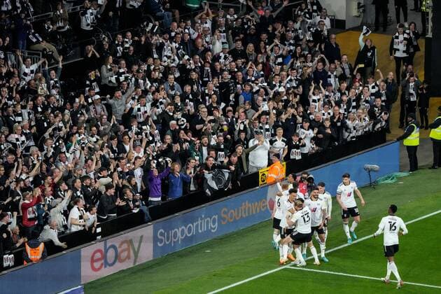 Mandatory Credit: Photo by Dave Shopland Shutterstock (12917138aw) Fabio Carvalho celebrates scoring for Fulham with his teammates 3-0 Fulham v Luton Town, EFL Sky Bet Championship, Football, Craven Cottage, London, UK - 02 May 2022 EDITORIAL USE ONLY No use with unauthorised audio, video, data, fixture lists, club league logos or live services. Online in-match use limited to 120 images, no video emulation. No use in betting, games or single club league player publications. Fulham v Luton Town, EFL Sky Bet Championship, Football, Craven Cottage, London, UK - 02 May 2022 EDITORIAL USE ONLY No use with unauthorised audio, video, data, fixture lists, club league logos or live services. Online in-match use limited to 120 images, no video emulation. No use in betting, games or single club league player publications. Copyright: xDavexShopland Shutterstockx 12917138aw