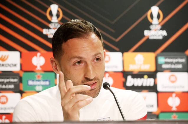 RB Leipzig - Training 04.05.2022 Glasgow, 04.05.2022, Ibrox Stadium, Fussball, UEFA Europa League, Matchday-1, Pressekonferenz RB Leipzig vor dem Halbfinale , Rangers FC Glasgow vs. RB Leipzig , Im Bild; Trainer Domenico Tedesco, RB Leipzig , UEFA regulations prohibit any use of photographs as image sequences and or quasi-video.