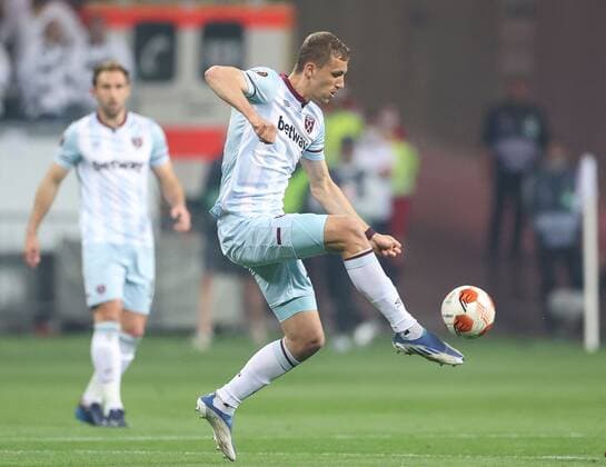 Mandatory Credit: Photo by Simon Dael Shutterstock (12925375bd) Tomas Soucek of West Ham United Eintracht Frankfurt v West Ham United, UEFA Europa League, Semi Final, Second Leg, Football, Deutsche Bank Park, Frankfurt, Germany - 05 May 2022 EDITORIAL USE ONLY No use with unauthorised audio, video, data, fixture lists, club league logos or live services. Online in-match use limited to 120 images, no video emulation. No use in betting, games or single club league player publications. Eintracht Frankfurt v West Ham United, UEFA Europa League, Semi Final, Second Leg, Football, Deutsche Bank Park, Frankfurt, Germany - 05 May 2022 EDITORIAL USE ONLY No use with unauthorised audio, video, data, fixture lists, club league logos or live services. Online in-match use limited to 120 images, no video emulation. No use in betting, games or single club league player publications. Copyright: xSimonxDael Shutterstockx 12925375bd