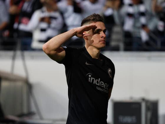05.05.2022, Fussball, Europa League, Halbfinale, Eintracht Frankfurt - West Ham United, GER, Frankfurt am Main, Deutsche Bank Park Bild: v. li. Jubel nach dem Tor zum 1:0, jubelnd, bejubelt, jubelt, jubeln, emotionen, TorschuetzeSantos Borre (Eintracht Frankfurt) Copyright: HMBxMedia xHeikoxBecker