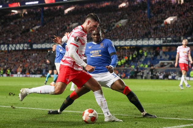 Glasgow Rangers - RB Leipzig 05.05.2022 Glasgow, 05.05.2022, Ibrox Stadium, Fussball, Saison 2021 2022, Europa League, Halbfinale, Glasgow Rangers - RB Leipzig , Im Bild v.l.: Dominik Szoboszlai (17, RB Leipzig) und Calvin Bassey (3, Rangers) UEFA regulations prohibit any use of photographs as image sequences and or quasi-video.
