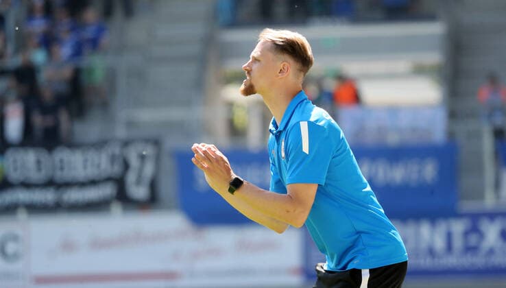 Chemnitz, 15.05.2022, Fussball, Stadion an der Gellertstrasse, Regionalliga, 38.Spieltag , Chemnitzer FC vs. Tasmania Berlin 5:0 (1:0) , Im Bild; Trainer Thomas Franke, Tasmania Berlin , NOFV regulations prohibit any use of photographs as image sequences and or quasi-video. ,