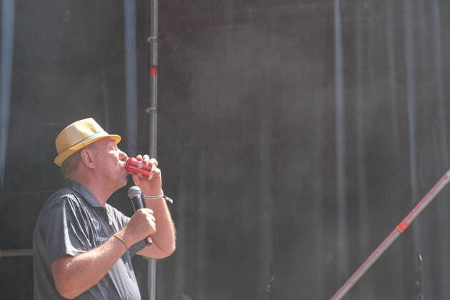 Sport Bilder des Tages Peter Fischer mit Bier (Praesident Frankfurt), Eintracht Frankfurt vs. Glasgow Rangers, Fussball, Europa League, Finale, Saison 2021 2022, 18.05.2022, Eintracht Frankfurt vs. Glasgow Rangers, Fussball, Europa League, Finale, Saison 2021 2022, 18.05.2022 Sevilla Copyright: xEibner-Pressefotox EP_MBL